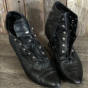 Vintage Black Women's Lace-Up Ankle Boots